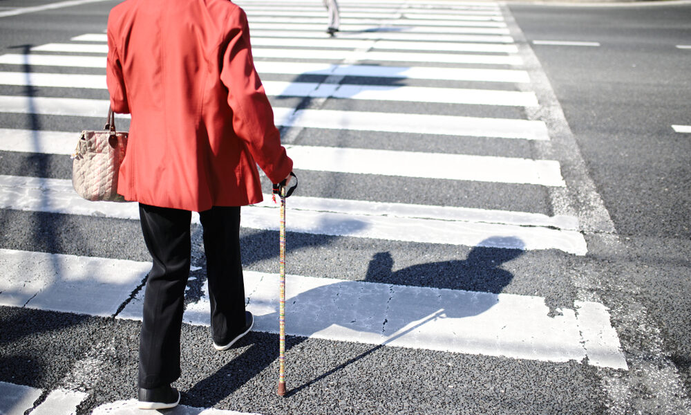Anziani “vittime designate” della strada