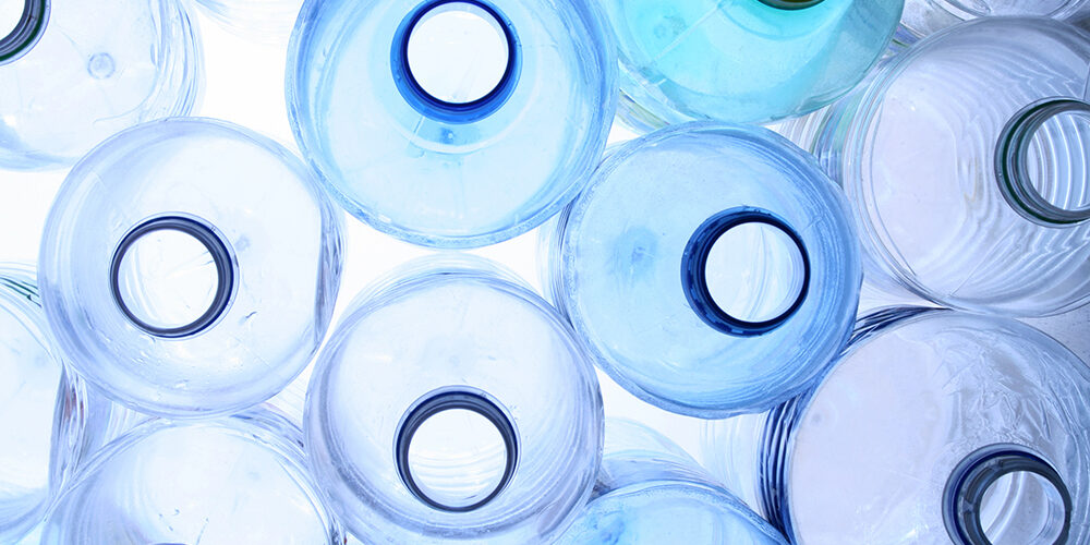 Plastica in mare: come raccoglierla e cosa farne