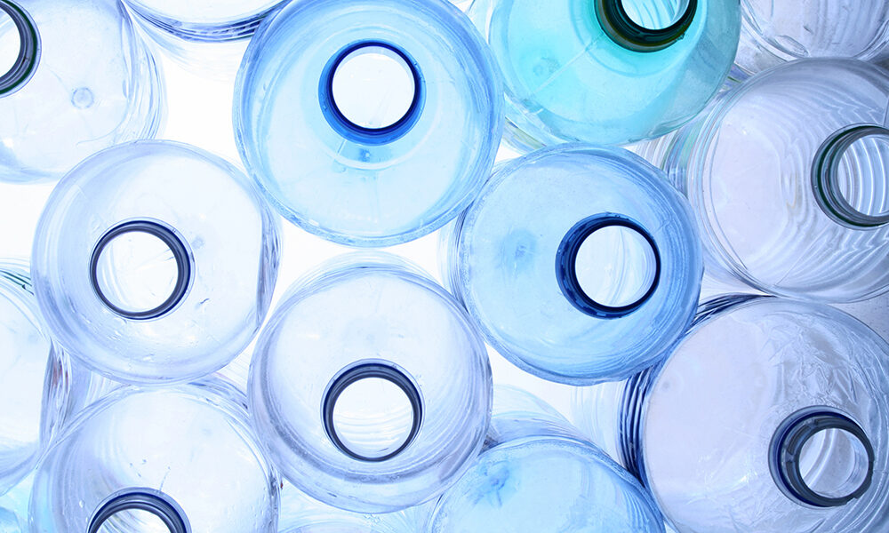 Plastica in mare: come raccoglierla e cosa farne