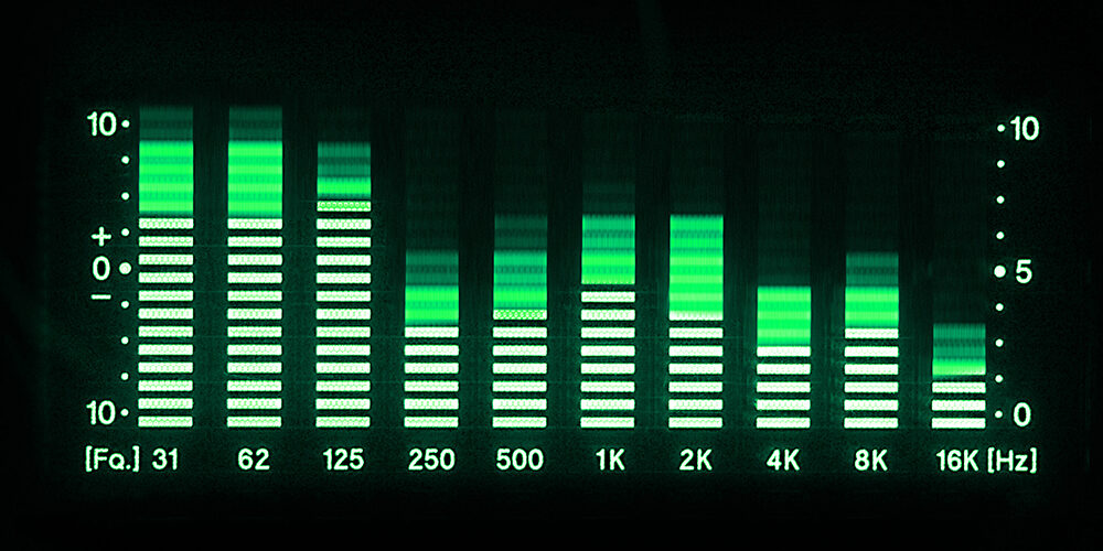 Invenzione auto-tune: come un effetto ha cambiato la musica pop