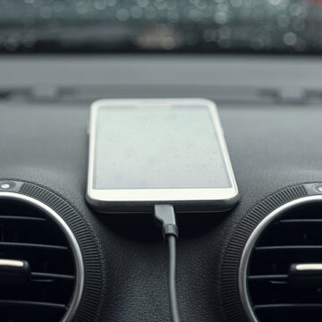 Telefono in auto: quanti gradi di distrazione esistono