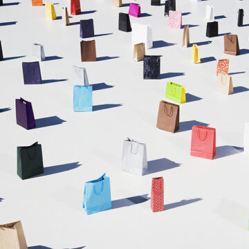 Consumismo addio: non attrae più i giovani