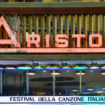 Sanremo: come cambia il Festival fra AI e Autotune