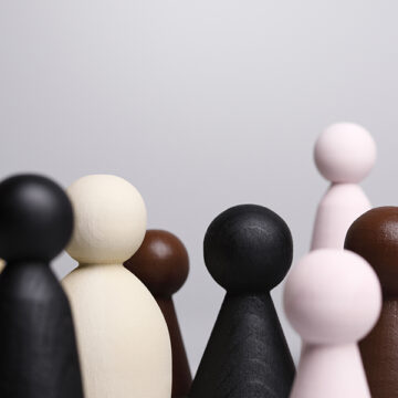 Alla ricerca di un centro di gravità permanente