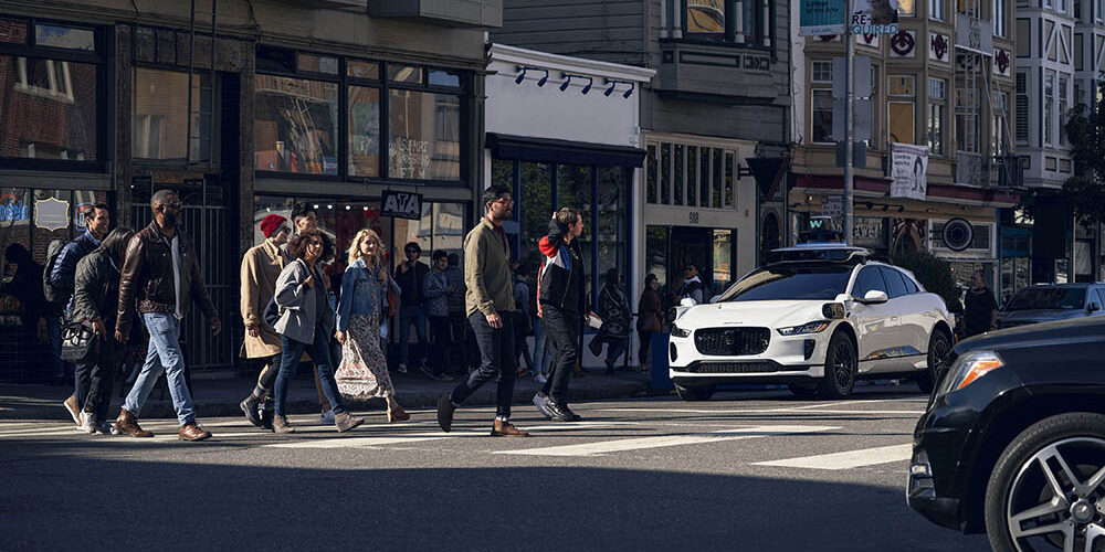 Dormiresti mentre l’auto guida da sola?