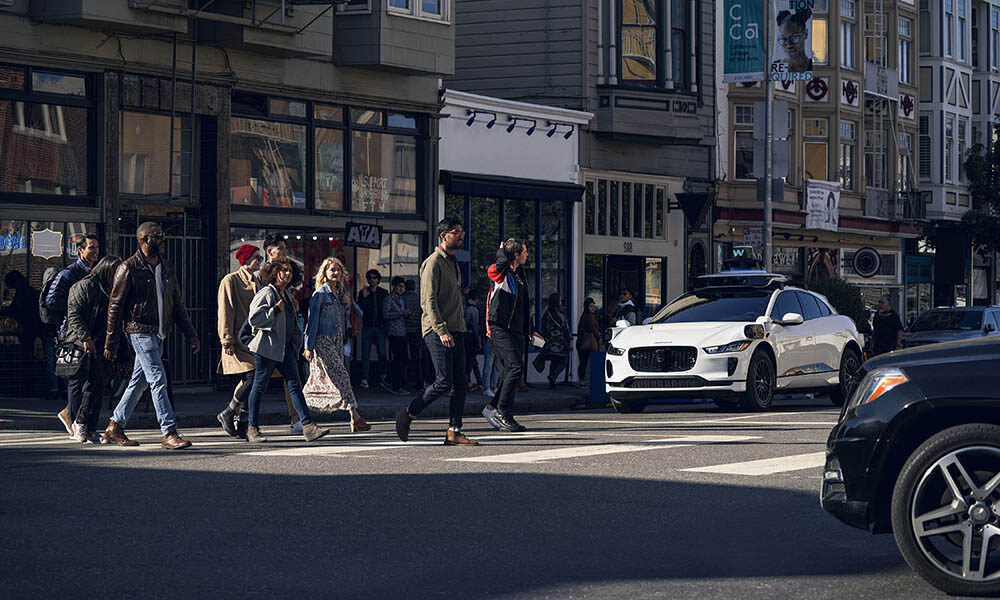 Dormiresti mentre l’auto guida da sola?