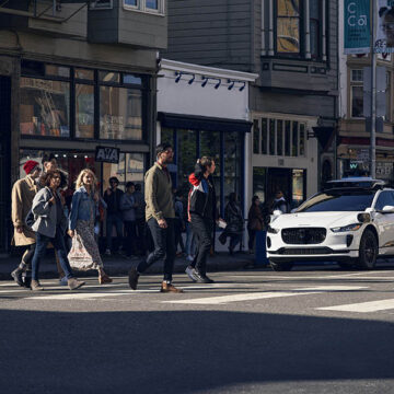 Dormiresti mentre l’auto guida da sola?