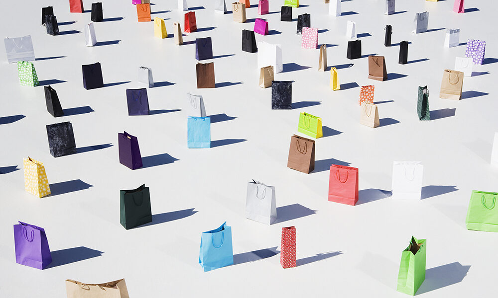 Contro la policrisi l’illusione del doom shopping