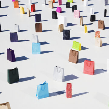 Contro la policrisi l’illusione del doom shopping