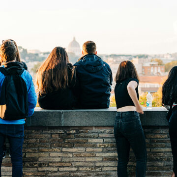 Il tempo dei giovani: la generazione che riscrive le regole
